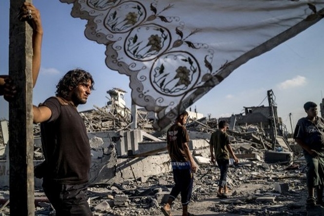 Радикальное палестинское движение ХАМАС объявил о прекращении огня в секторе Газа. 