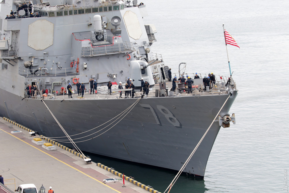 Американский ракетный эсминец USS Porter DDG 78 зашел сегодня утром, 8 июля, в Одесский порт. 