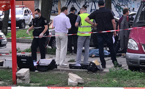 В Шевченковском районе столицы застрелили мужчину. Инцидент произошел на улице Щусева. Тело потерпевшего без признаков жизни обнаружила прохожая. 