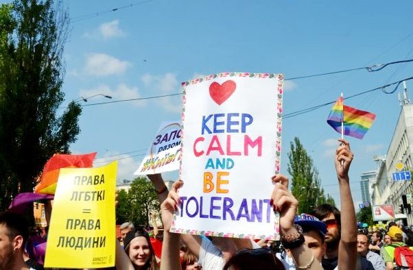 Суд в Кривом Роге отказал райсовету в запрете проведения марша ЛГБТ-сообщества "КривбасПрайд" в эти выходные. 