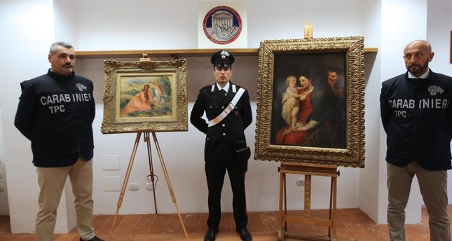Полиция в северной Италии нашла две картины известных художников Ренуара и Рубенса, похищенные в 2017 году. 