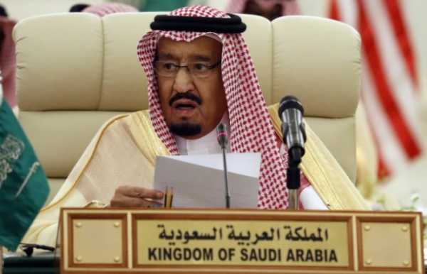 Президент США Дональд Трамп заявил, что попросил короля Саудовской Аравии Салмана увеличить добычу нефти, - и тот согласился. 