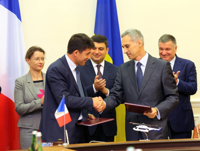 Украина и Франция подписали контракт на приобретение 55 вертолетов Airbus Helicopters для нужд ГосЧС, Национальной полиции, Нацгвардии и Пограничной службы Украины. 