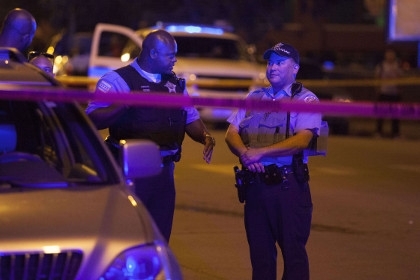 В результате стрельбы в Новом Орлеане по меньшей мере три человека погибли, еще семеро ранены. 