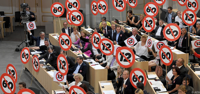 Национальный совет Австрии (нижняя палата парламента) проголосовала в четверг за внесение поправок в трудовое законодательство и увеличение максимальной продолжительности рабочего дня в республике до 12 часов. 