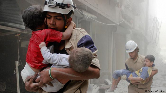 ФРГ примет эвакуированных из Сирии сотрудников сирийской гуманитарной организации "Белые каски". 