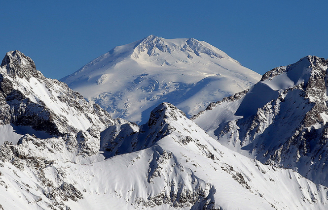 На Эльбрусе нашли останки альпинистки, погибшей во время схода лавины 31 год назад. 