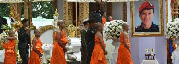 11 подростков, которые в июне потерялись в затопленной пещере в Таиланде, завершили девятидневную посвящение в буддийские монахи. 