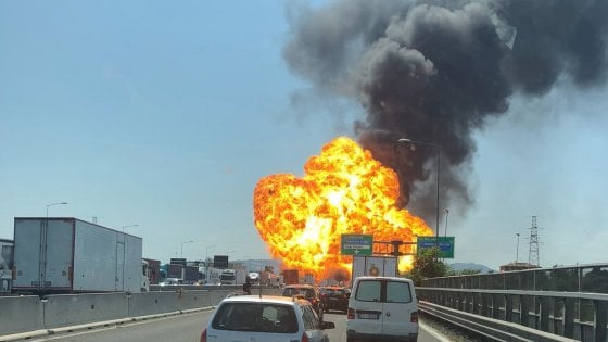 Среди пострадавших оказалось 11 карабинеров и двое сотрудников дорожной полиции. 