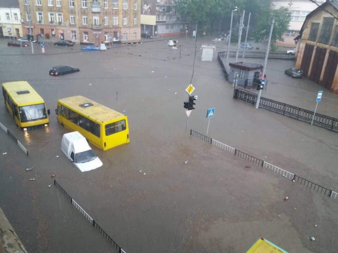 В пятницу, 17 августа, около 17 часов Львов накрыла сильный ливень. 