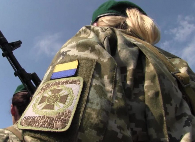 Российская сторона имела право устанавливать пограничные столбы и не осуществляла демаркации государственной границы в поселке Меловое Луганской области. 
