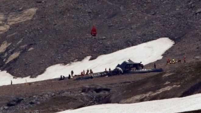 В швейцарских горах разбился самолет времен Второй Мировой войны. Погибли 20 человек. 