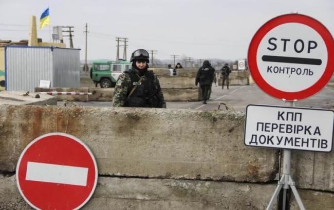 Специальная мониторинговая миссия ОБСЕ сообщила о закрытии контрольного пункта въезда-выезда в подконтрольном Украине поселке Новотроицкое Волновахского района. 