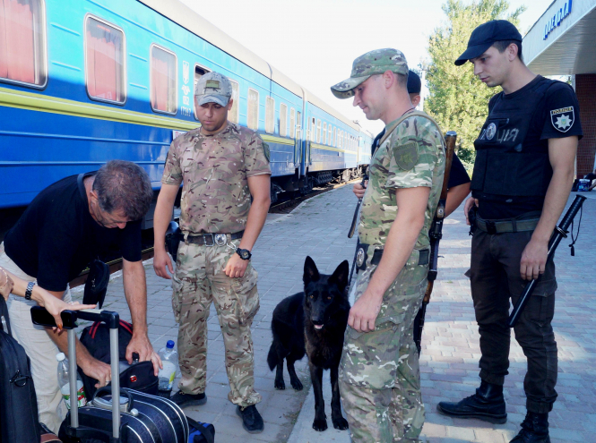 Правоохранители заявили, что проверяют каждый поезд 