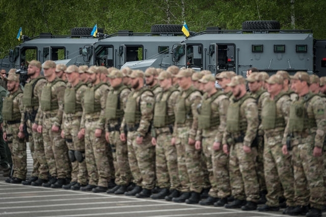 В Харькове с 22 августа наряды патрульной полиции будет усиленно бронегруппами с автоматическим оружием. 