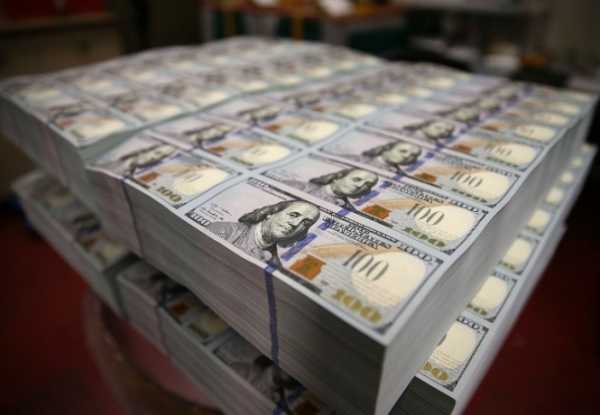 Национальный банк 2 августа провел аукцион по продаже валюты и удовлетворил заявки банков на общую сумму 100 миллионов долларов. 