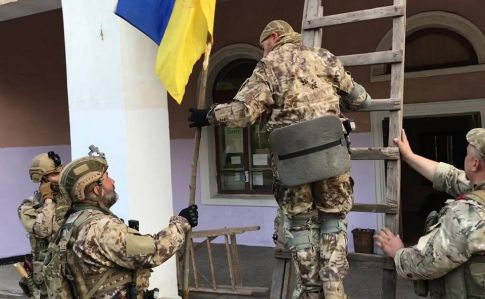 За прошедшие сутки российские оккупанты 34 раза открывали огонь по позициям украинских войск. При этом враг 6 раз применял вооружение, запрещенное минского договоренностями. 