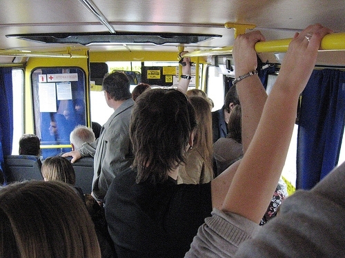 
В Днепре через мобильное приложение Приват24 можно купить единый билет на трамвай и троллейбус на день, неделю или месяц. 