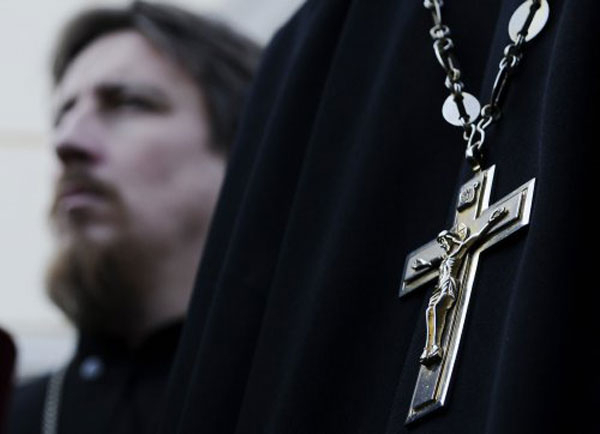Украинская православная церковь Московского патриархата не признает новую украинскую православную церковь. 