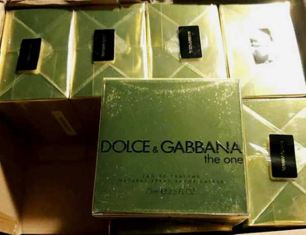 Национальной полиция в Одессе перекрыла контрабандный канал поставки на территорию Украины контрафактных парфюмерных изделий известных мировых брендов. 
