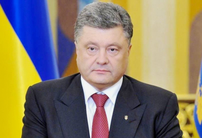 
Президент Украины Петр Порошенко и министр иностранных дел Павел Климкин выразили соболезнования американцам в связи со стрельбой в синагоге Питтсбурга, в результате которой погибли люди. 