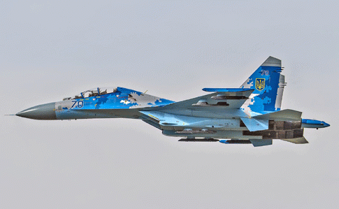 Во время военных учений упал самолет Су-27. 