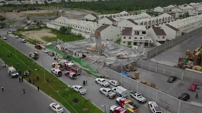 В городе Монтеррей на севере Мексики обрушилось здание торгового центра, в результате погибли по меньшей мере семь человек, еще около десяти - считаются пропавшими без вести. 