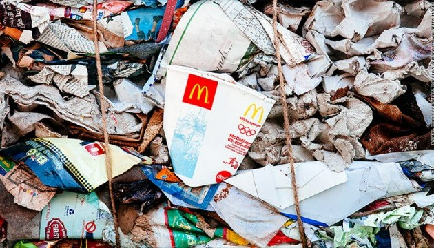 
Комитет Европарламента по вопросам окружающей среды поддержал запрет одноразовой пластиковой посуды на территории Евросоюза с 2021 года. 