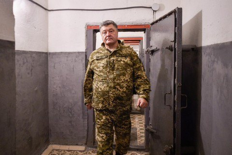 
Президент Украины Петр Порошенко заявил, что солдат, проходящих службу в ВСУ на срочной основе, не будут отправлять в район проведения операции Объединенных сил. 