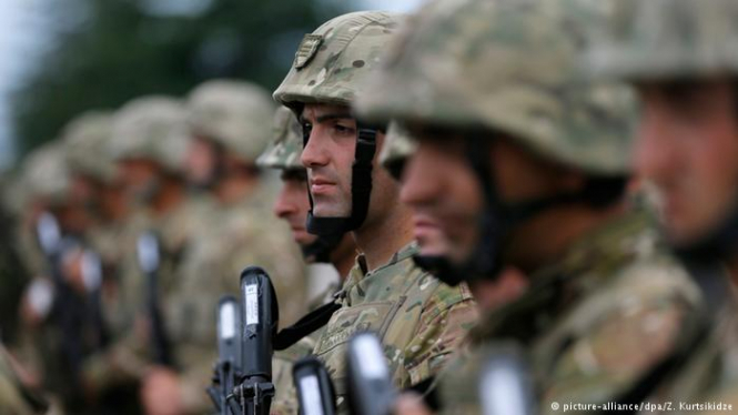 Немецкий военный с дислоцированного в Литве батальона НАТО погиб во время учений на полигоне в Пабраде. 