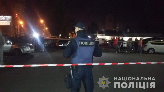В Харькове на улице Клочковской в ​​среду вечером на выходе из спортивного клуба "Yod" неизвестные открыли огонь из автоматического оружия по мужчине. 