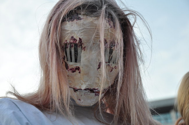 В Киеве прошел парад зомби, посвященный Хэллоуину. 