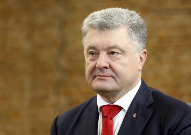 Президент Украины Петр Порошенко заявил, что главная версия произошедшего в Ичне Черниговской области - диверсия. 