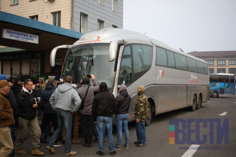 В субботу, 10 ноября, на столичном автовокзале на Демиевке активисты организации "С14" провели акцию протеста. 