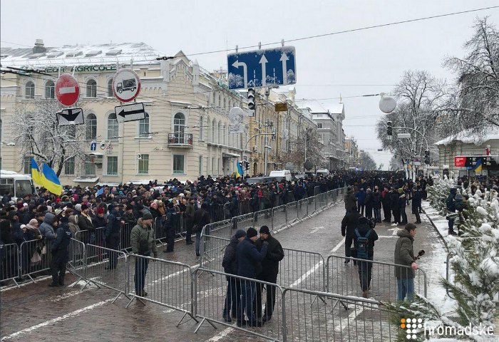 На Софийской площади в Киеве началась совместная молитва за автокефалию Украинской церкви. 