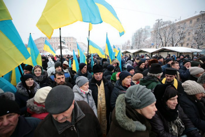 На Софийской площади в Киеве началась совместная молитва за автокефалию Украинской церкви. 