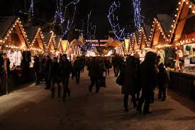 Во Львове районные комиссии рекомендовали возобновить работу объектов рождественских ярмарок, где нет необходимости применяли подогревательные приборы. 