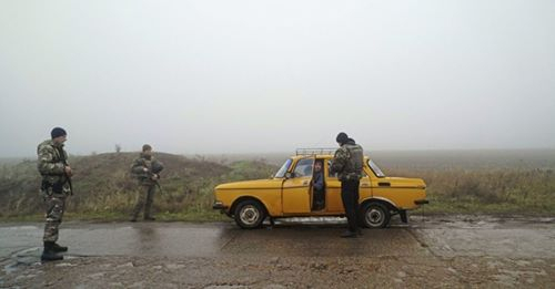 Президент Петр Порошенко предлагает Государственной пограничной службе продолжить отдельные меры, введенные во время военного положения. 