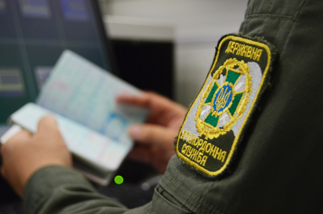 Государственная пограничная служба опровергает распространенную информацию об отмене запрета на въезд в страну мужчинам из Российской Федерации в возрасте 16 до 60 лет. 