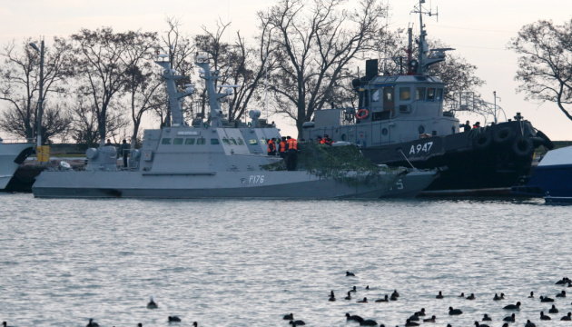 
Все захваченные российскими военными в районе Керченского пролива украинские моряки заявили следствию, что являются военнопленными. 