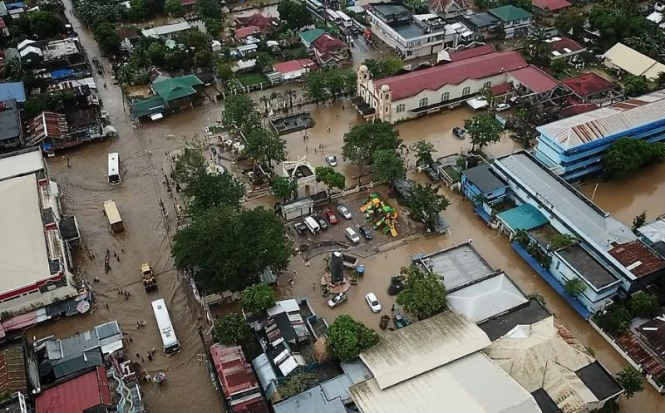 Число жертв шторма, который разразился на Филиппинах в минувшие выходные, составляет 22 человека. 