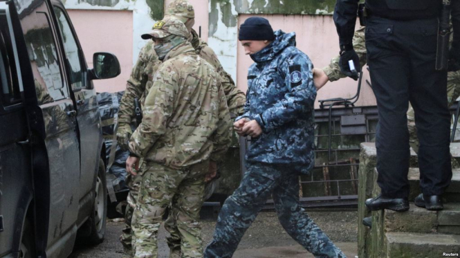 Подконтрольный РФ Верховный суд Крыма во вторник отказал в удовлетворении апелляционных жалоб пяти украинским морякам, захваченным у Керченского пролива 25 ноября. 