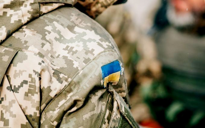 За прошедшие сутки боевики 8 раз нарушили режим прекращения огня, 1 раз применив запрещено минского соглашениями вооружения. 1 украинский военный погиб, еще 4 - получили ранения. 
