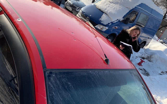 Неизвестные лица обстреляли автомобиль председателя совета адвокатов Днепропетровской области Татьяны Лещенко, полиция начала расследование. 