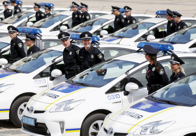 В Украине на праздники для обеспечения общественной безопасности все подразделения Национальной полиции переведены на усиленный вариант несения службы. 