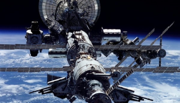 Национальное управление по аэронавтике и исследованию космического пространства США (NASA) отложило выход двух американских астронавтов в открытый космос, который был запланирован сегодня вечером. 